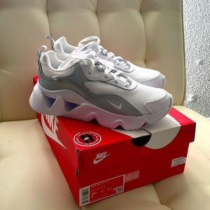 WMNS NIKE RYZ 365 II (7.5 W)